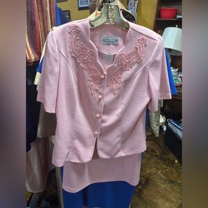 Vintage 2piece Embroidered Blazer and Skirt Set Womens 8P flawed